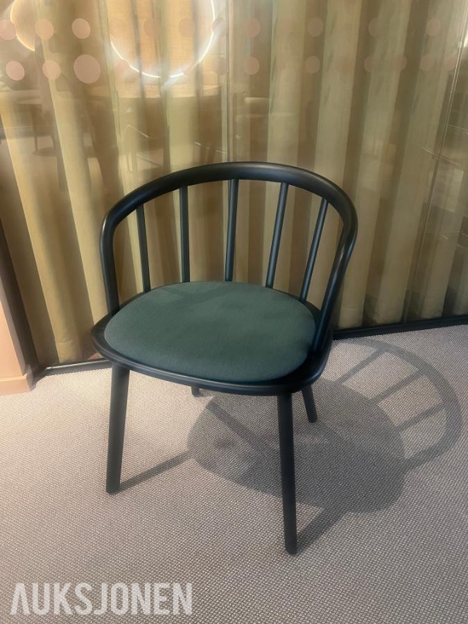 12 Fine stoler fra italienske Pedrali